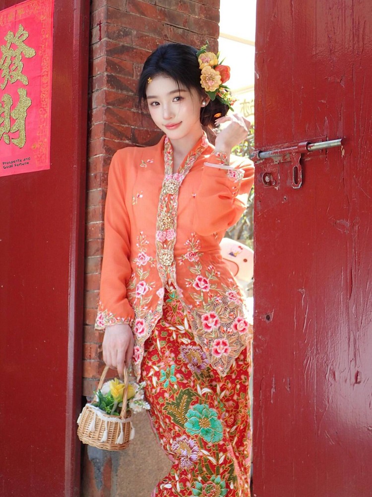 Ethnic Clothing & Online Fashion Store Khaadi Uk - Ethnic Dai Women's Clothing Set Floral